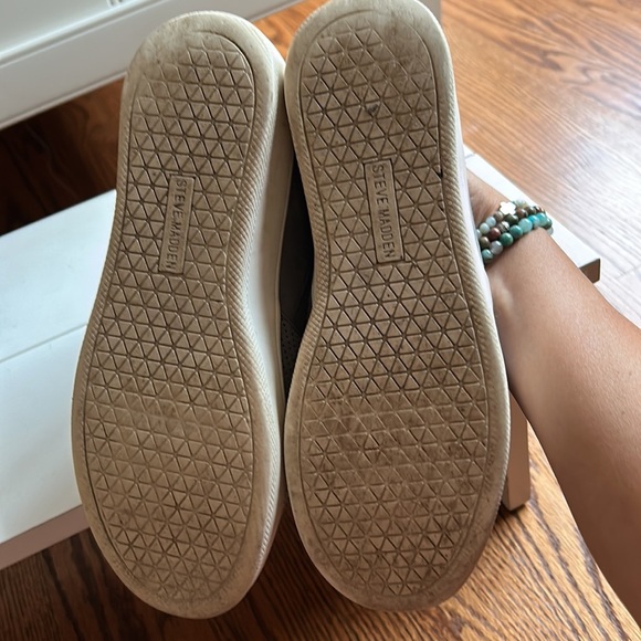 🌿Steve Madden grey slip on suede leather sneakers, size 7.5🌿 - Picture 6 of 7